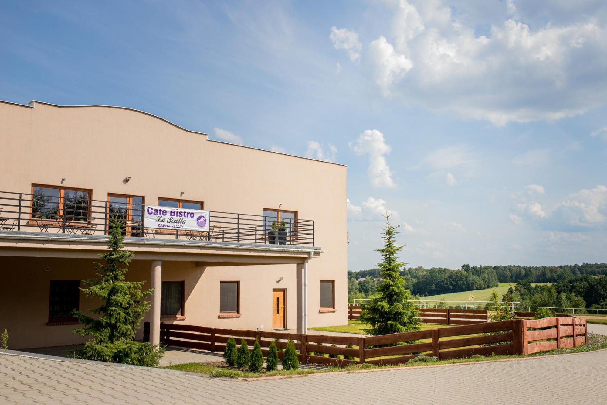 Lascalla Pensjonat Myszewko エクステリア 写真